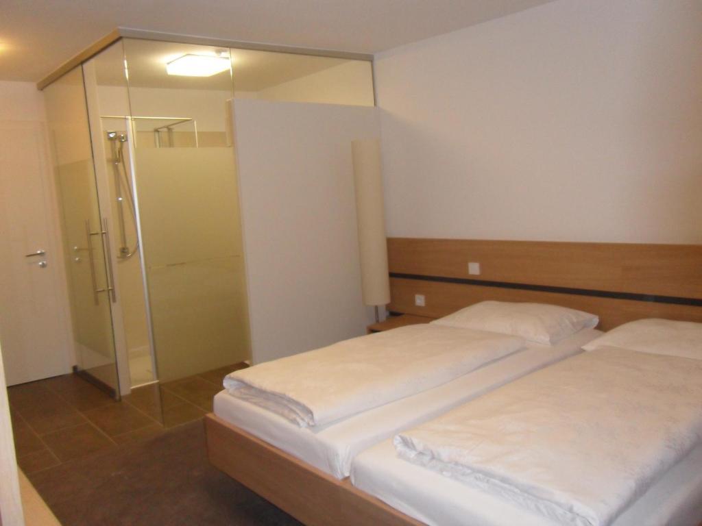 Gasthof-Pension Schuetz وسنفر الغرفة الصورة